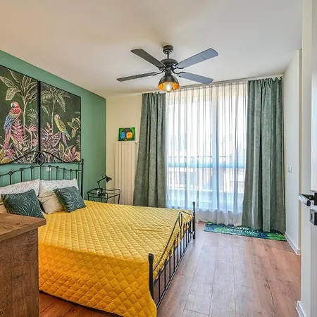 Tropicana Penthouse - 1 Bedroom *
