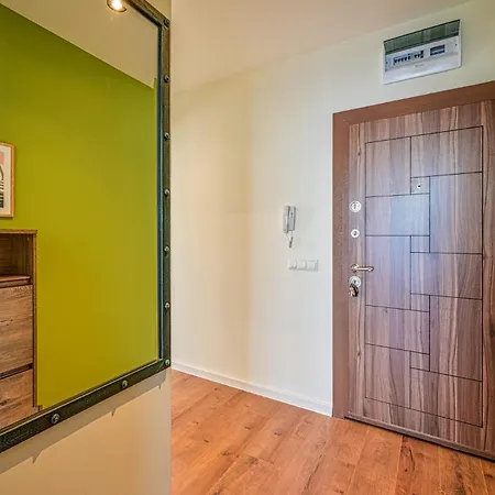 Tropicana Penthouse - 1 Bedroom Apartment